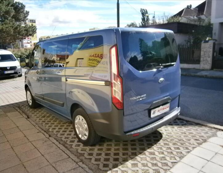 Ford Tourneo Custom 4