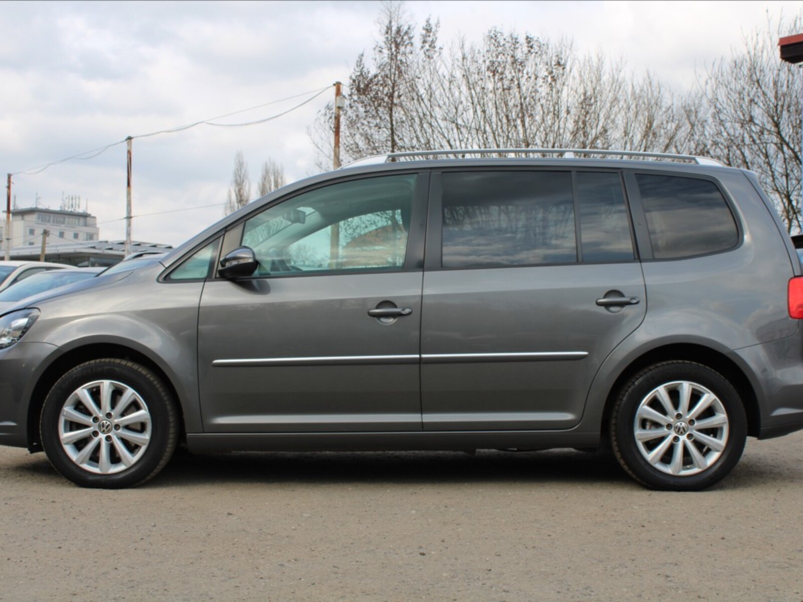 Volkswagen Touran 8