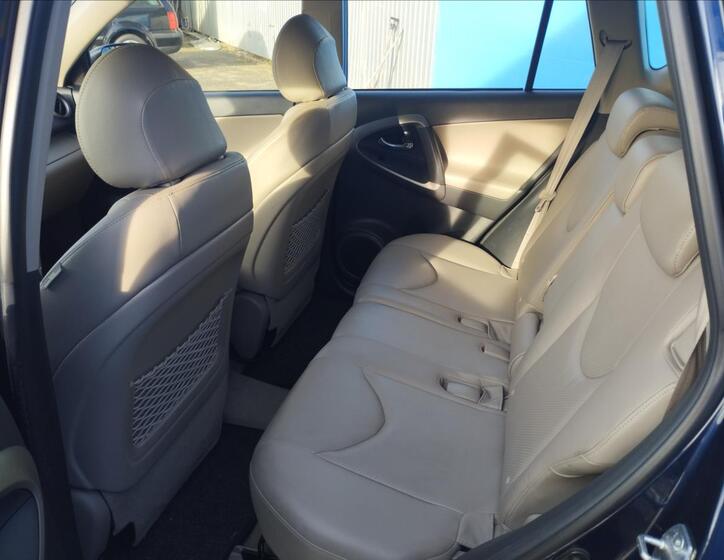 Toyota RAV4 10