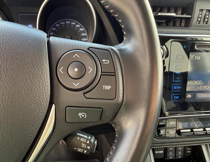 Toyota Auris 12