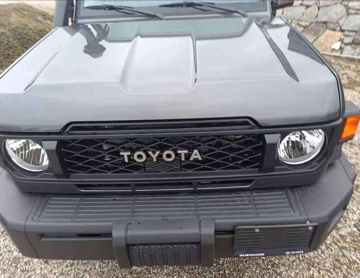 Toyota Land Cruiser 28