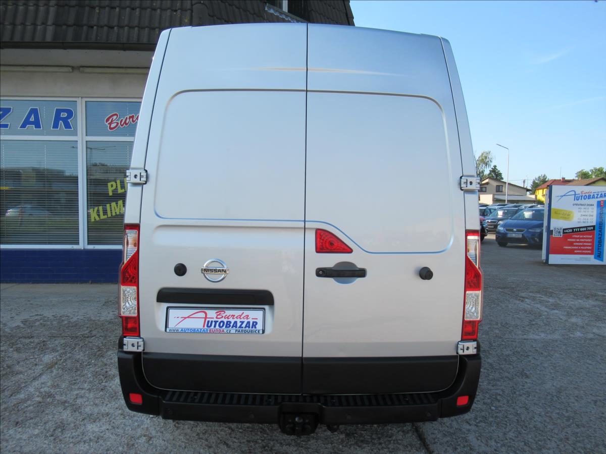 Nissan NV400