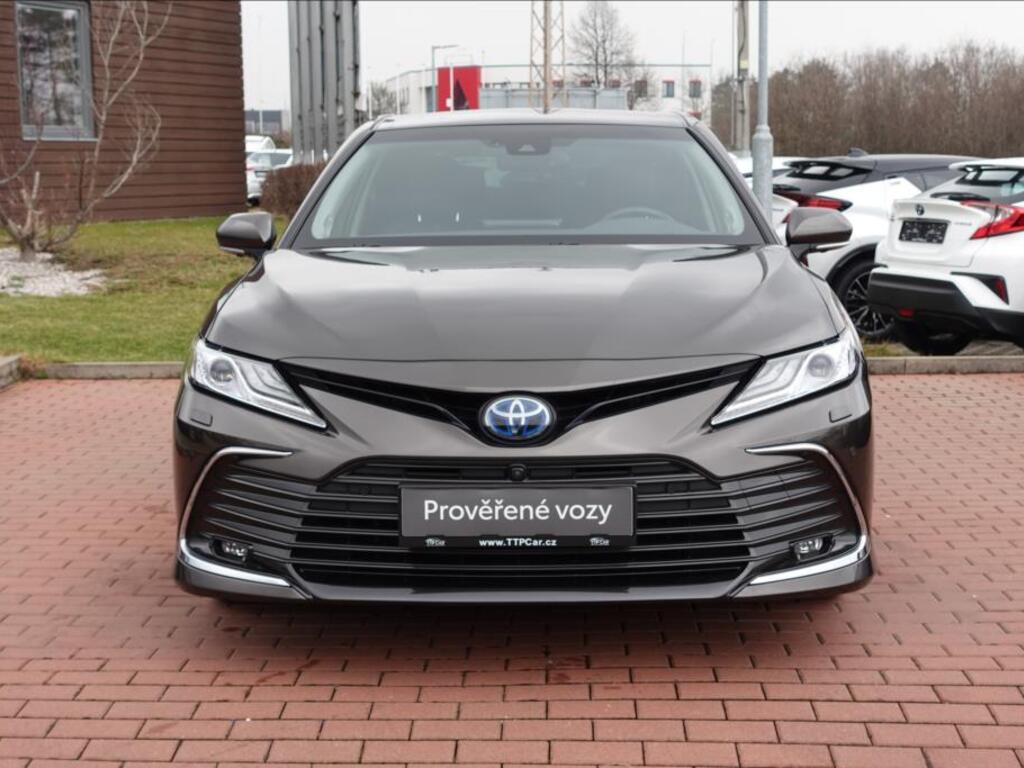 Toyota Camry 2