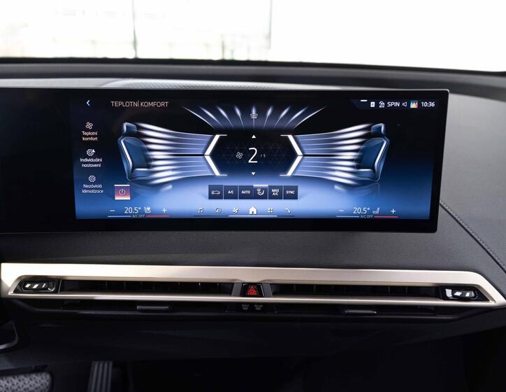 BMW iX 16