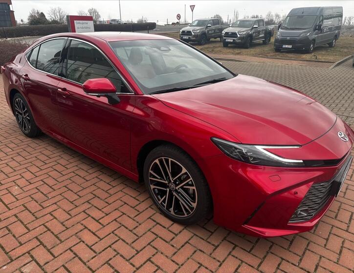 Toyota Camry 2