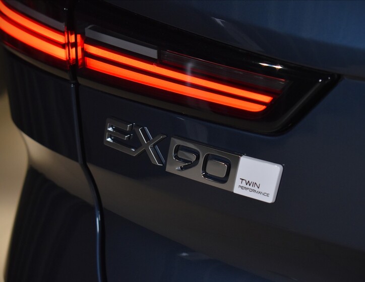 Volvo EX90 7