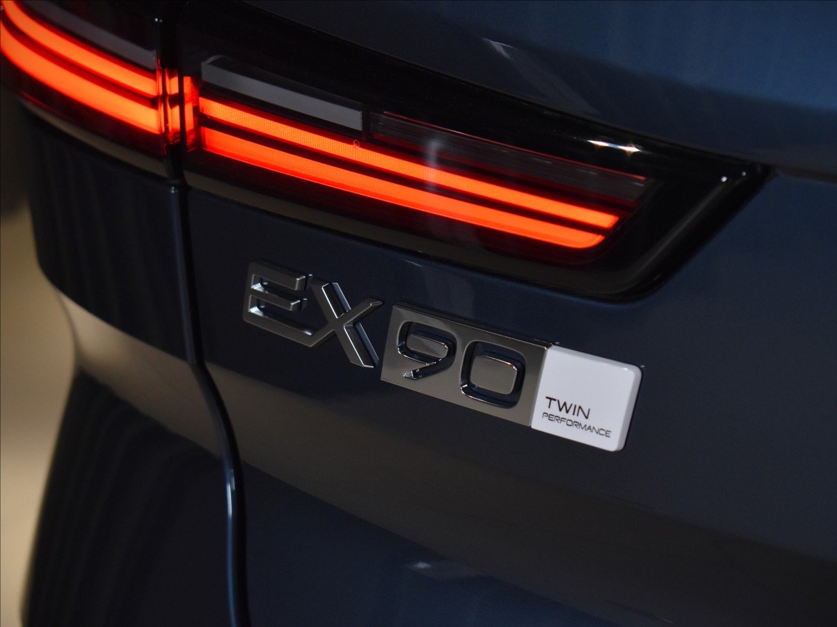 Volvo EX90