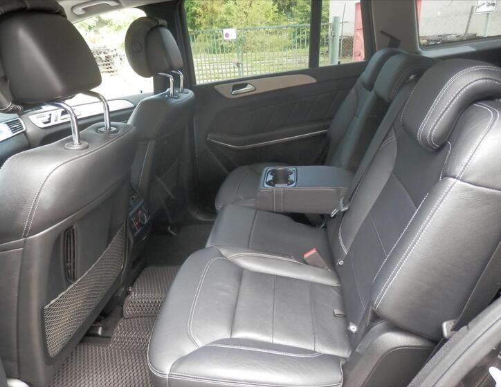 Mercedes-Benz GL 16