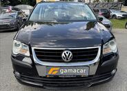 Volkswagen Touran 1