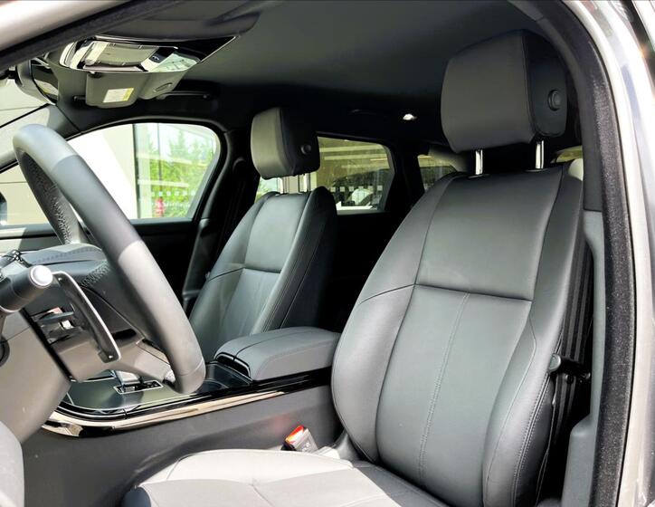 Land Rover Range Rover Velar 13