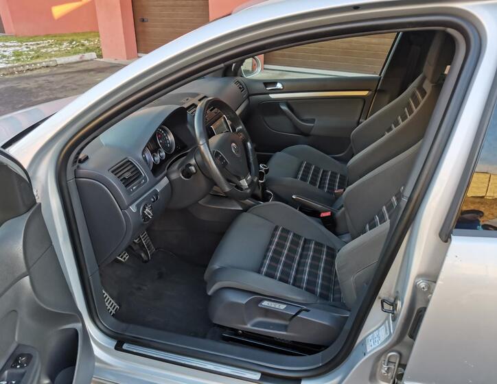 Volkswagen Golf 13