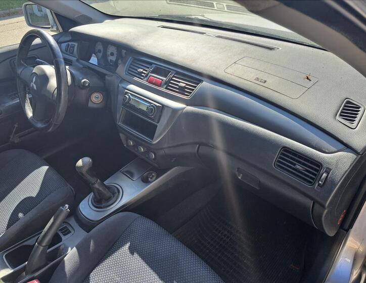 Mitsubishi Lancer 37