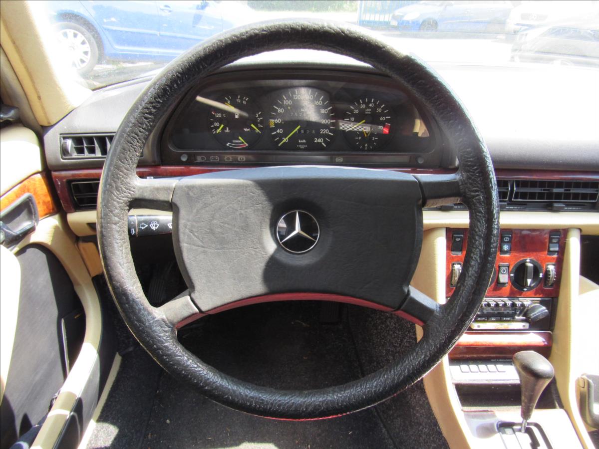Mercedes-Benz 126