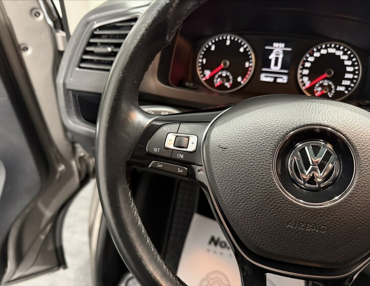 Volkswagen Caravelle 9