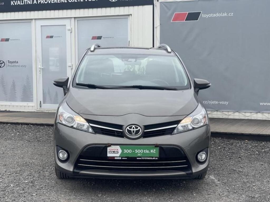 Toyota Verso 3
