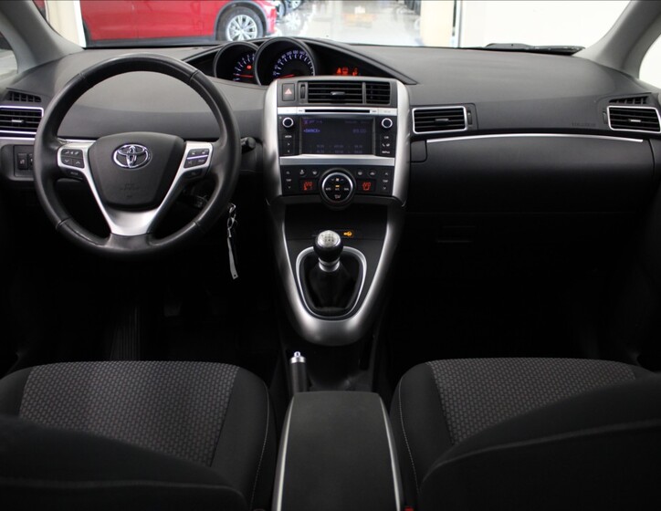 Toyota Verso 9