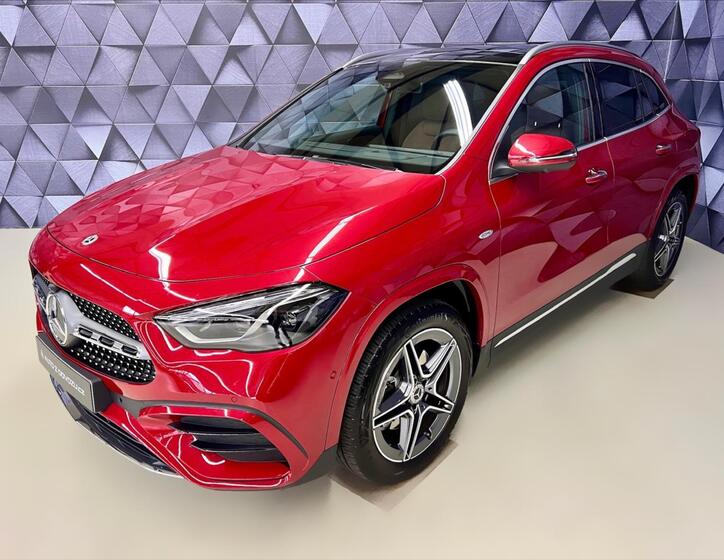 Mercedes-Benz GLA 1