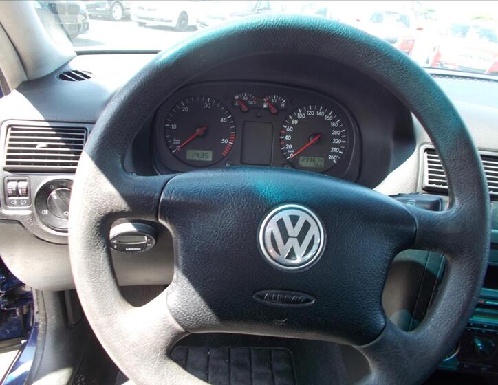 Volkswagen Golf 21