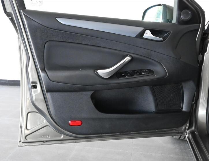 Ford Mondeo 23