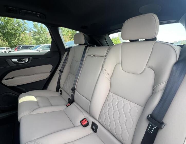 Volvo XC60 15