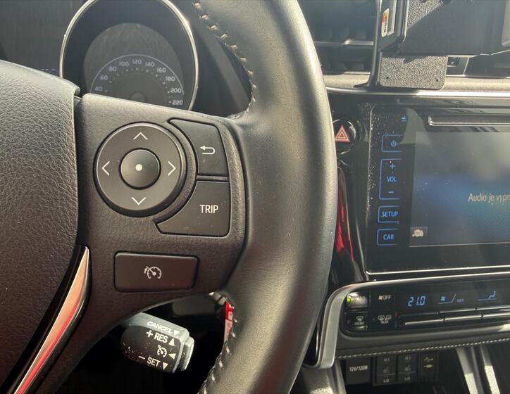 Toyota Auris 12