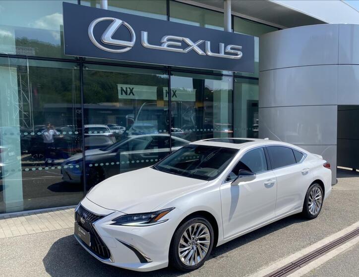 Lexus ES 300h 1