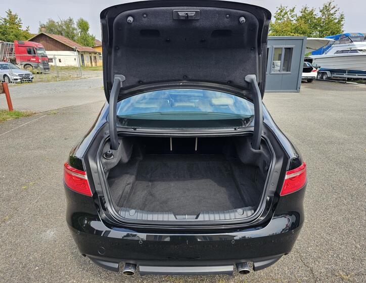 Jaguar XF 43