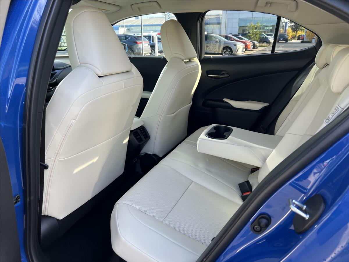 Lexus UX 250h