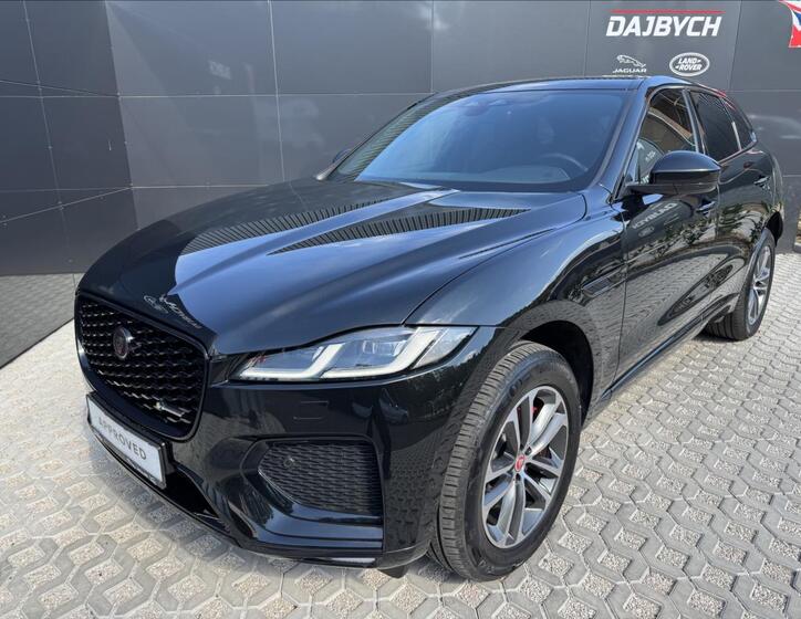 Jaguar F-Pace 2