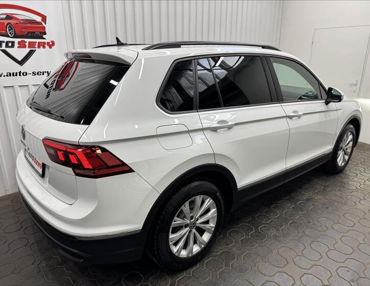 Volkswagen Tiguan 8