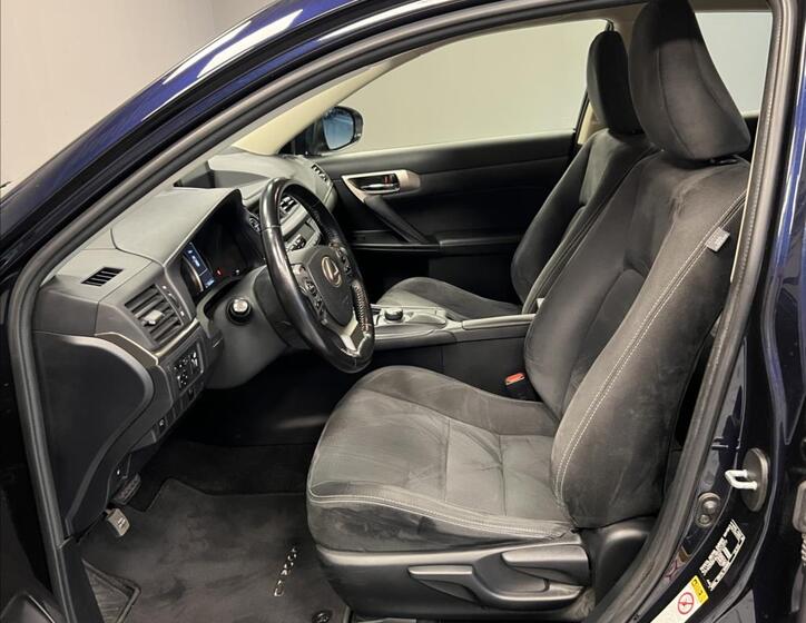 Lexus CT 200h 6