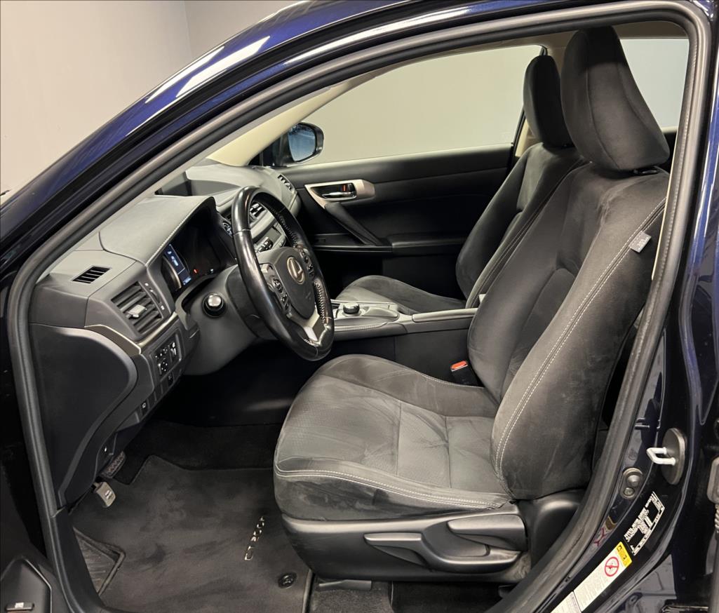 Lexus CT 200h