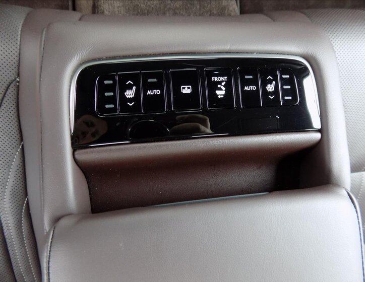 Lexus LS 500 22