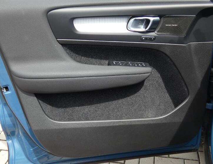 Volvo XC40 8