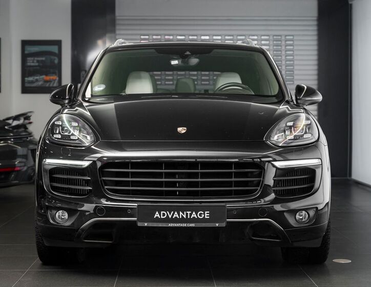 Porsche Cayenne 2