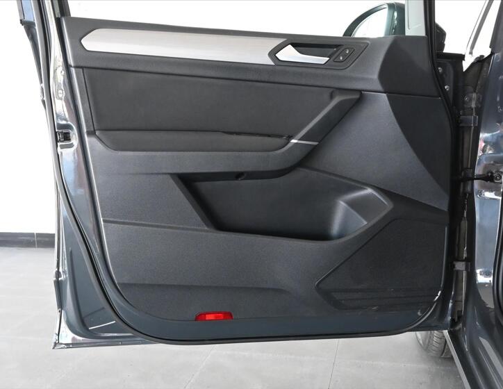 Volkswagen Touran 26