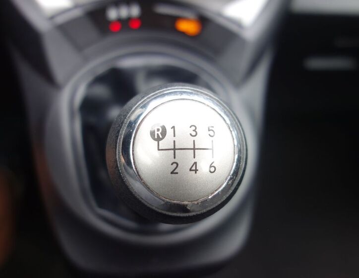 Subaru Trezia 28
