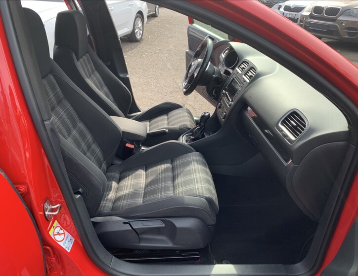 Volkswagen Golf 13