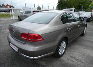 Volkswagen Passat 9