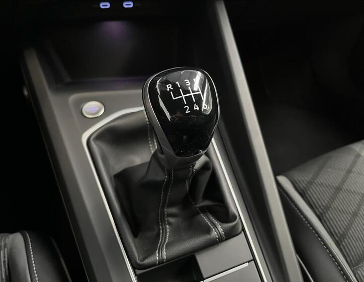 Volkswagen Golf 15