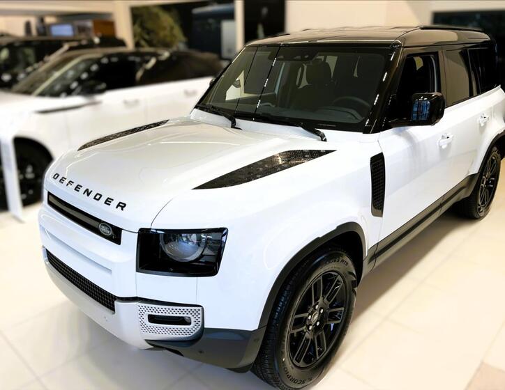 Land Rover Defender 1