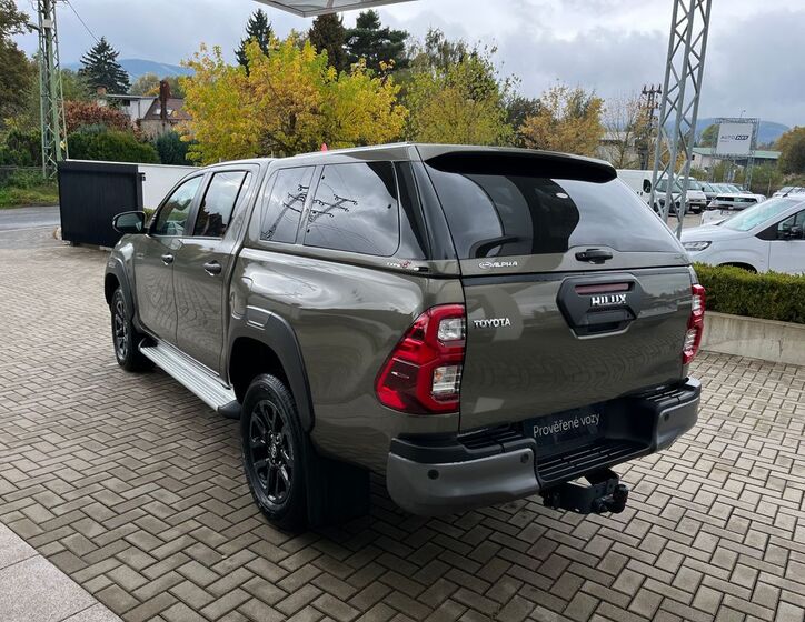 Toyota Hilux 4