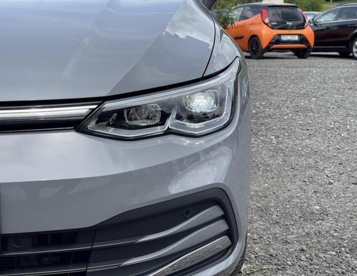 Volkswagen Golf 12