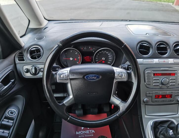 Ford Galaxy 15