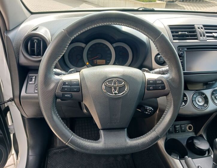 Toyota RAV4 17
