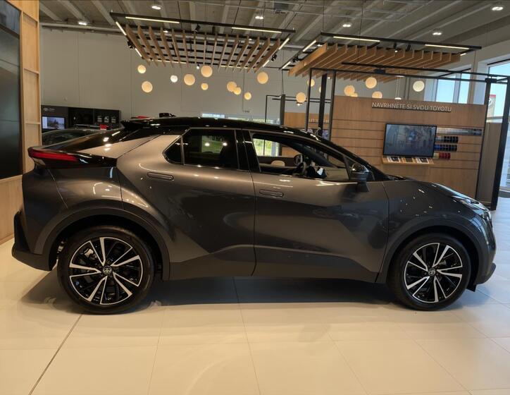 Toyota C-HR 5