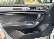 Volkswagen Touareg 12