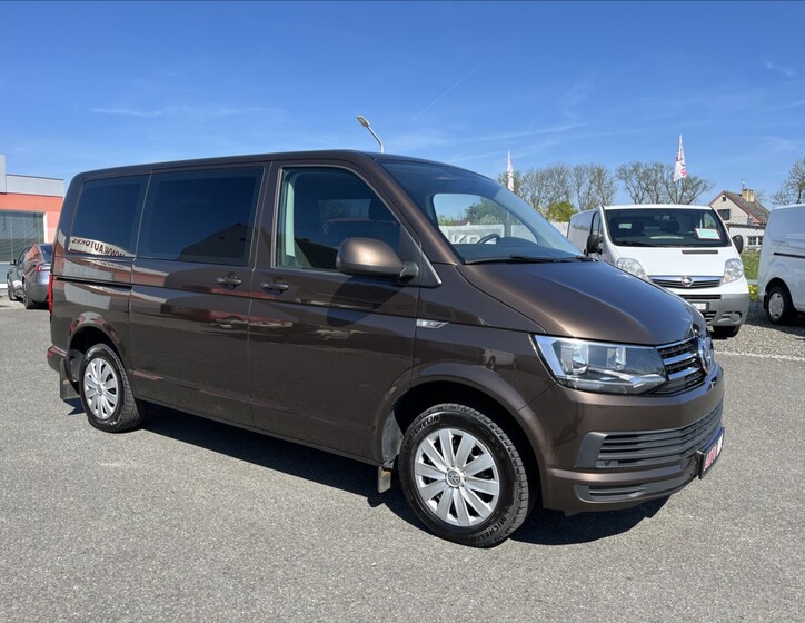 Volkswagen Caravelle 2