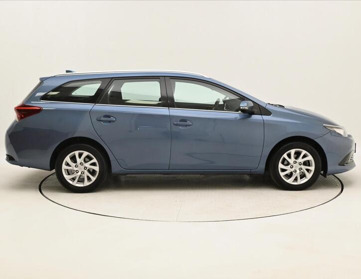 Toyota Auris 4
