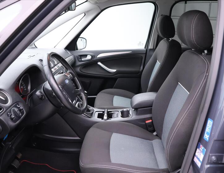 Ford Galaxy 11